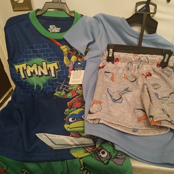 Two XS Boy Pajama Sets - Picture 6 of 11
